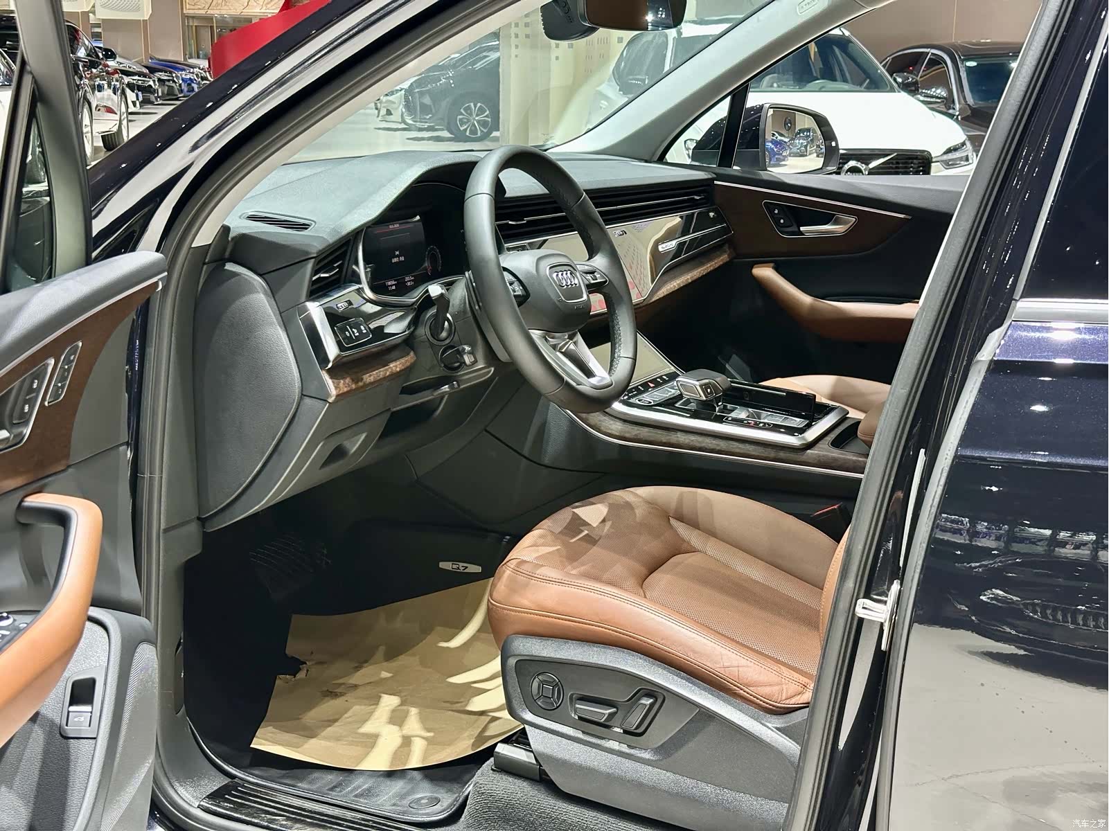 Audi Q7, 2022 4