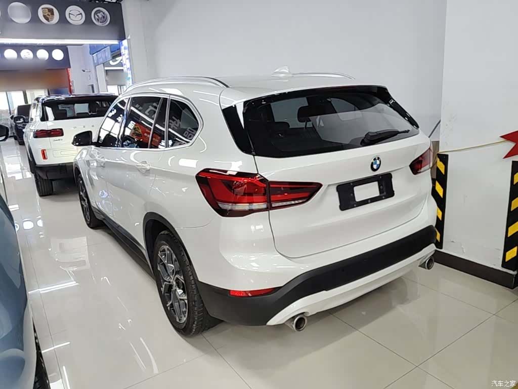 BMW X1, 2021 все фото