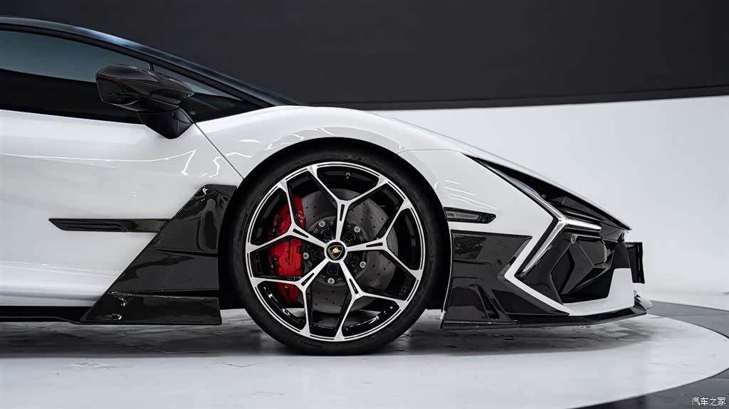 Lamborghini Revuelto, 2025 18