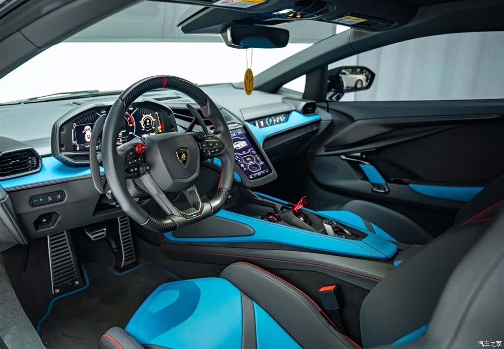 Lamborghini Revuelto, 2025 9