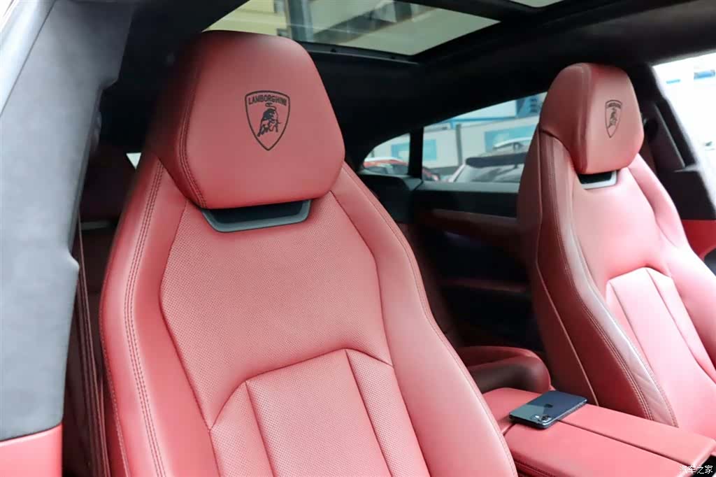 Lamborghini Urus, 2020 13