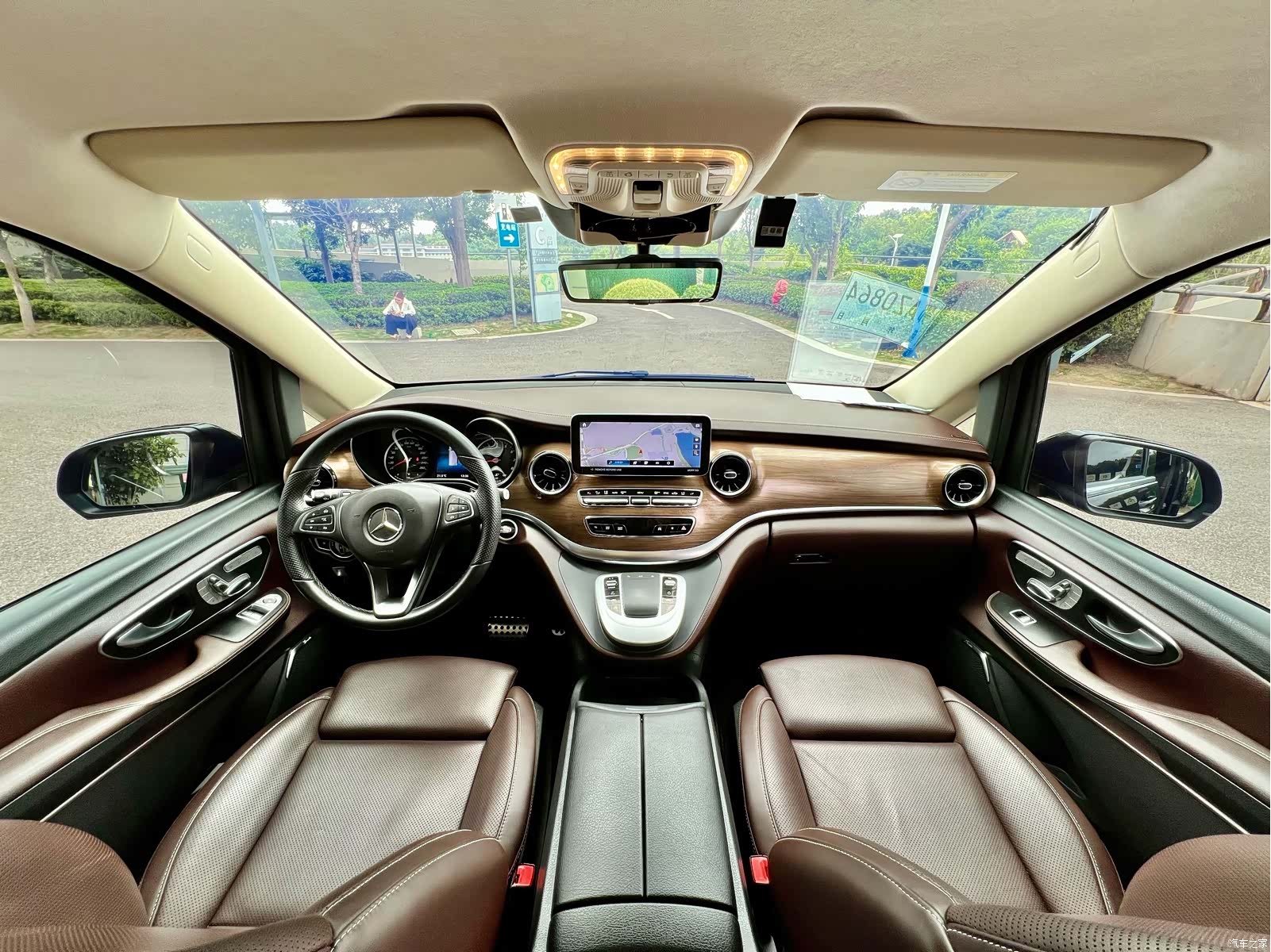 Mercedes-Benz V-Class, 2024 9