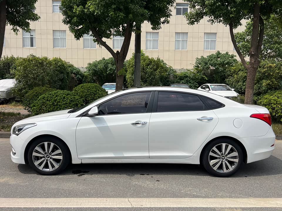 Hyundai Name picture