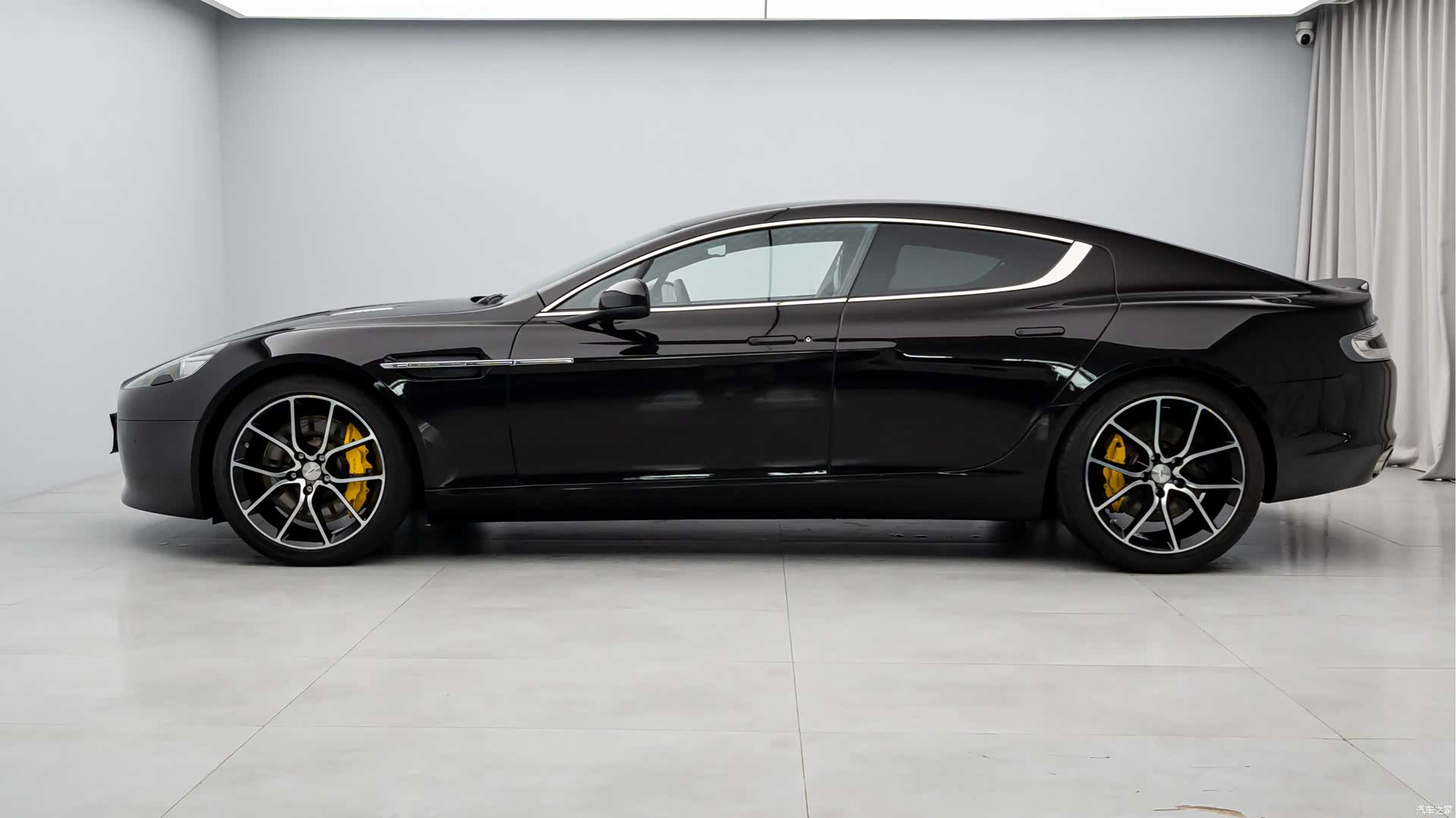 Aston Martin Rapide, 2013 3