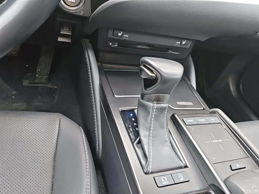 Lexus ES, 2019 6