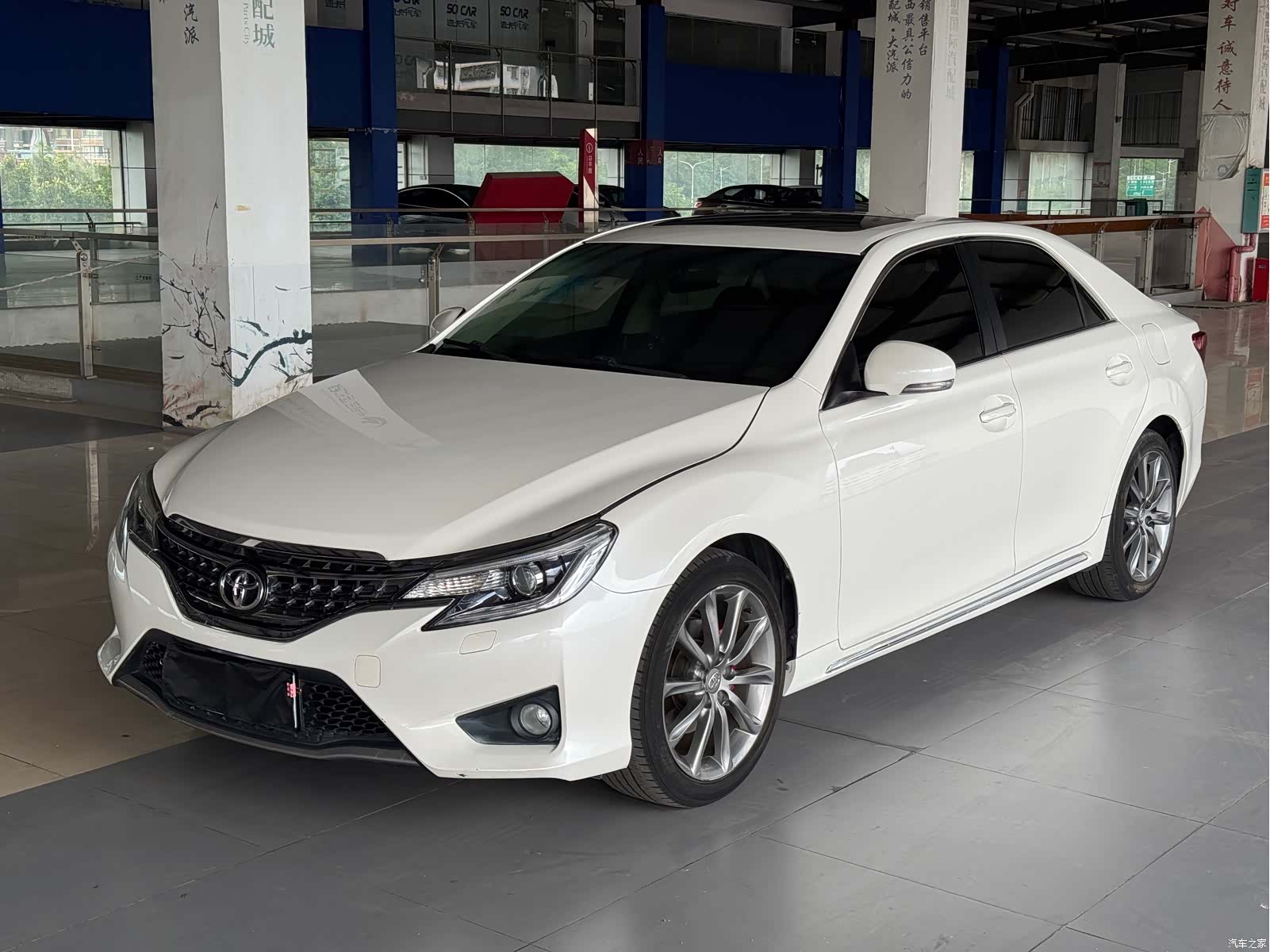 Toyota 2.5V, 2016 1