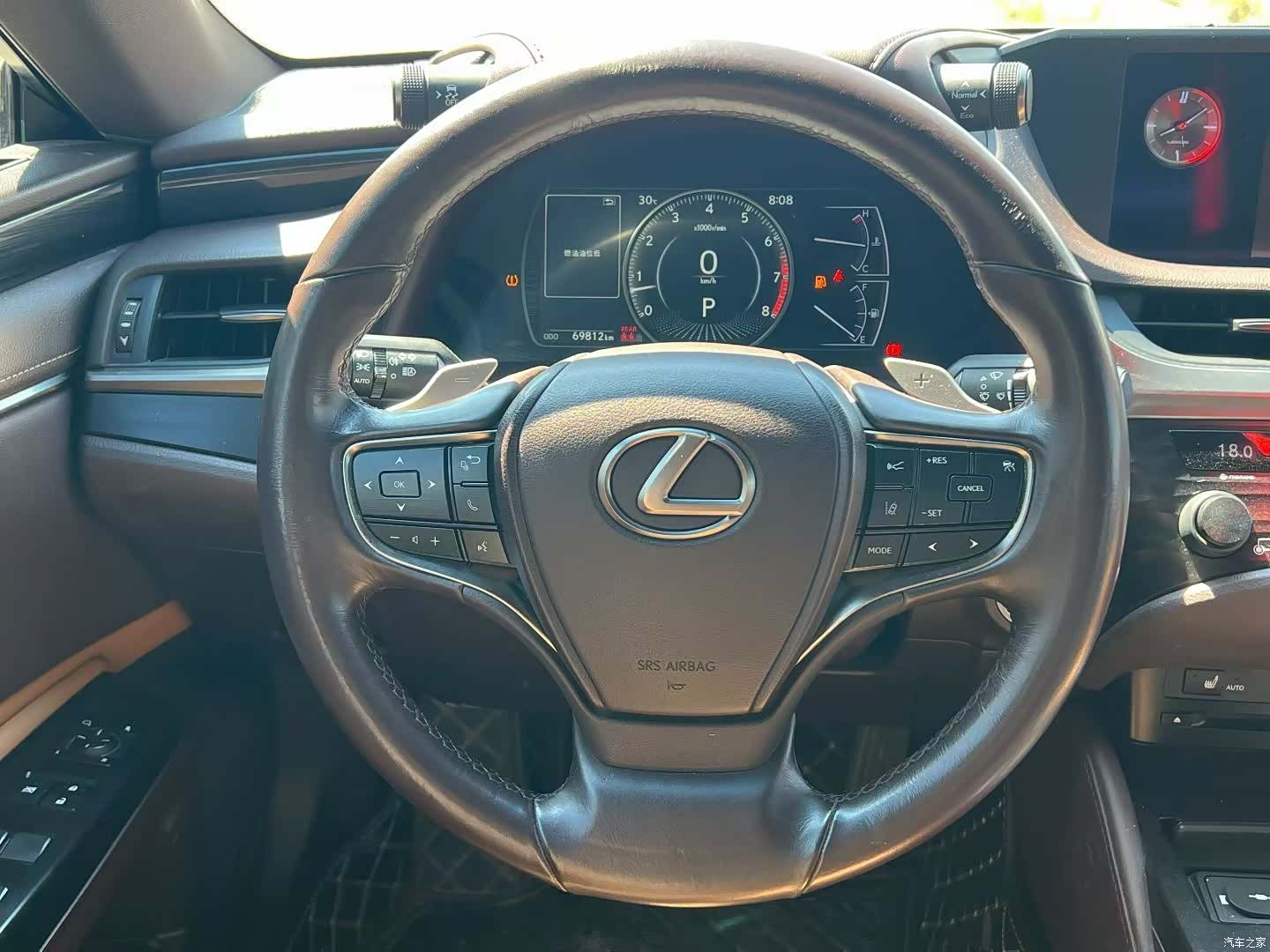 Lexus ES, 2018 9