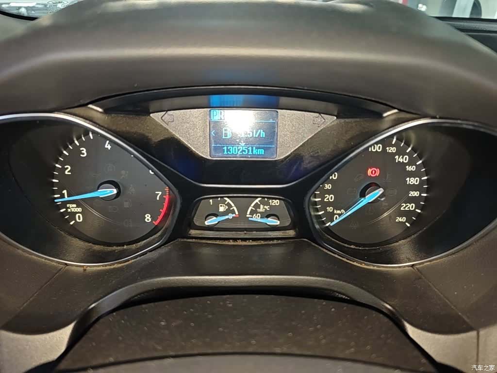 Ford Focus, 2015 12