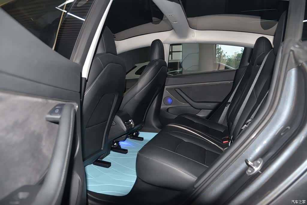 Tesla Model 3, 2021 11