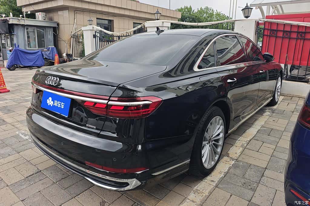 Audi A8L, 2023 3