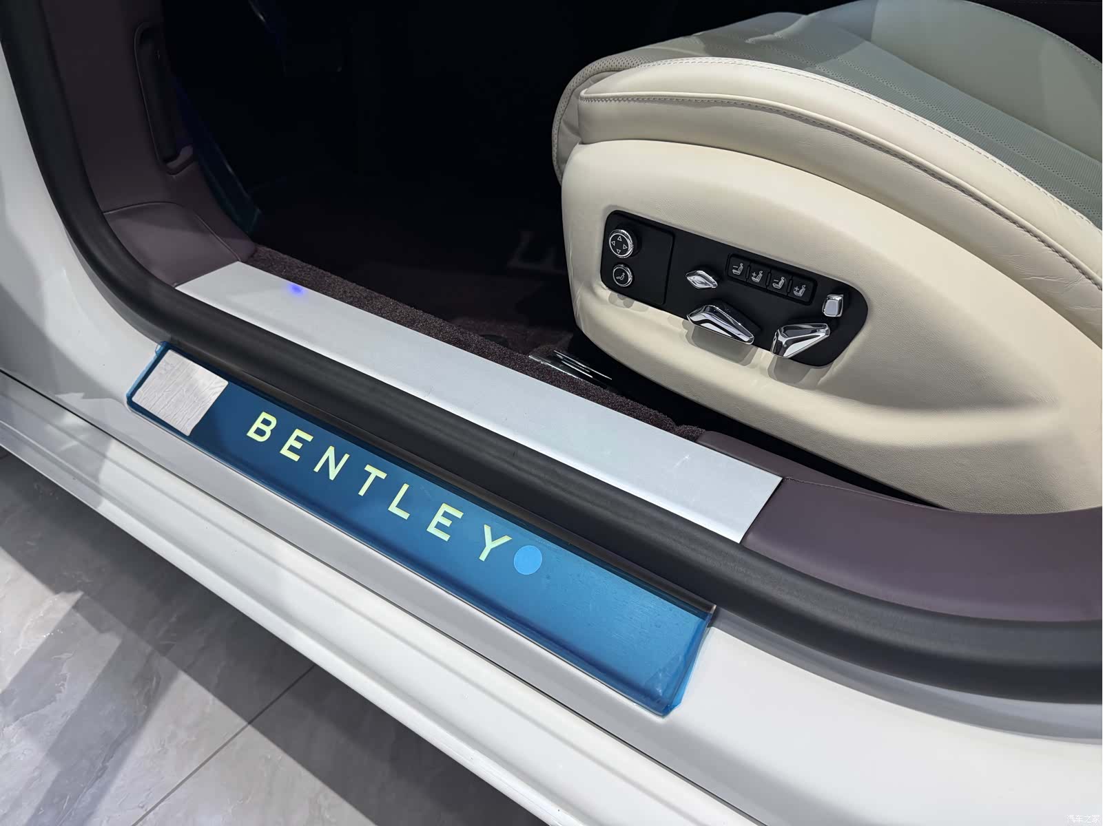 Bentley Flying Spur, 2024 18
