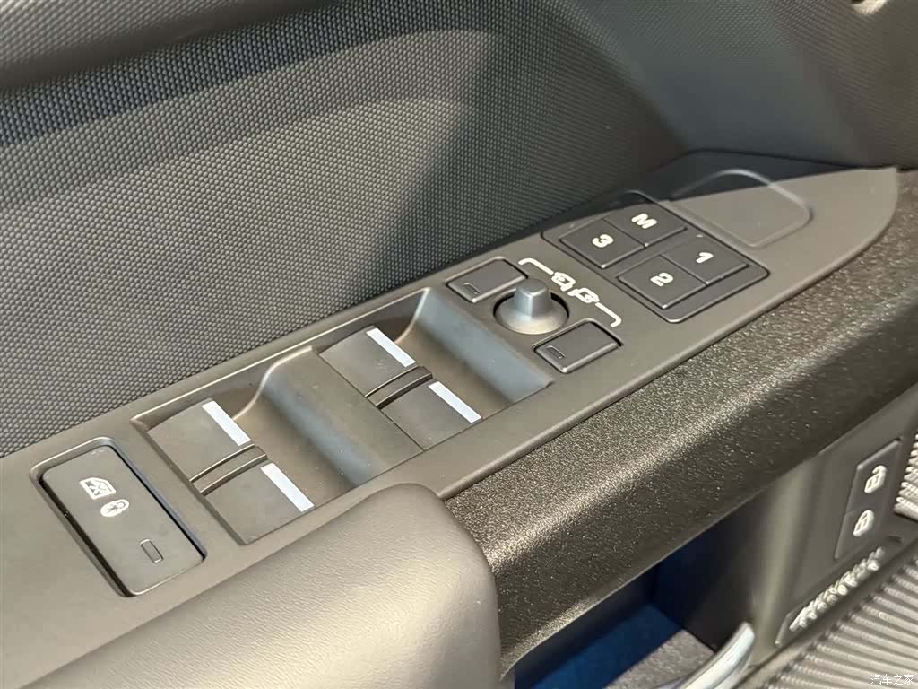 Land Rover Defender, 2024 23