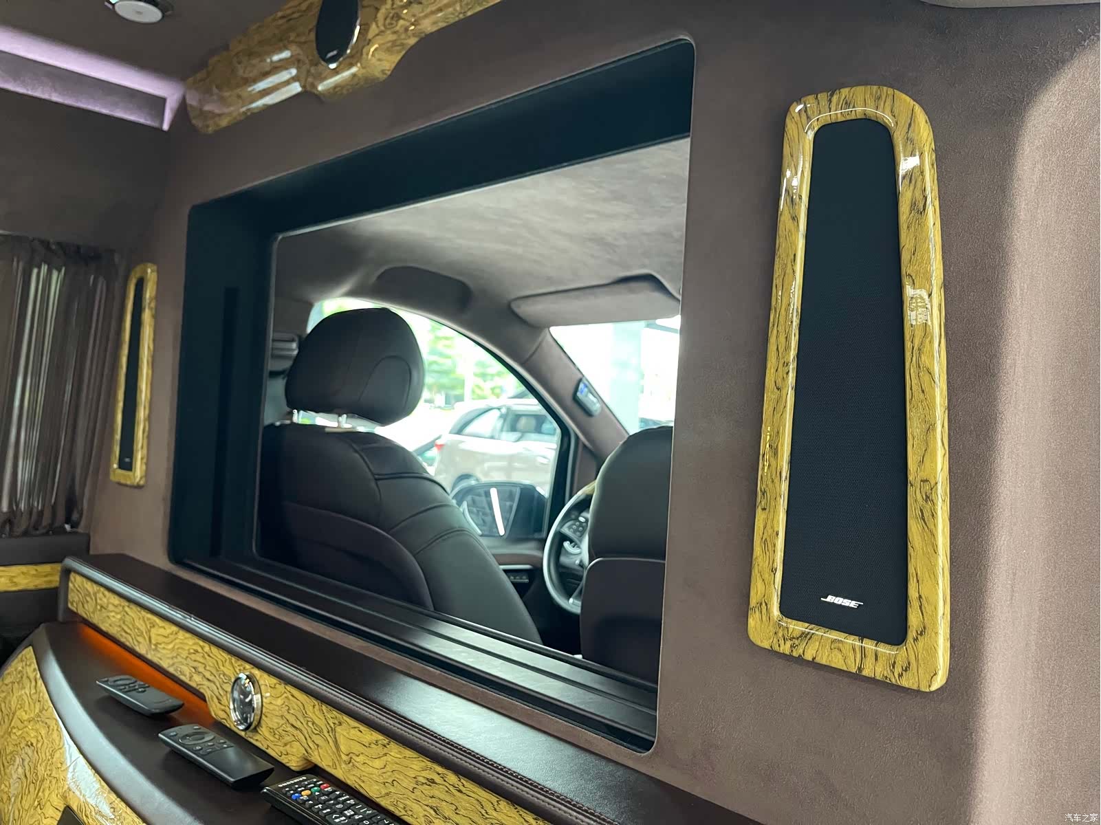 Mercedes-Benz 7, 2019 26