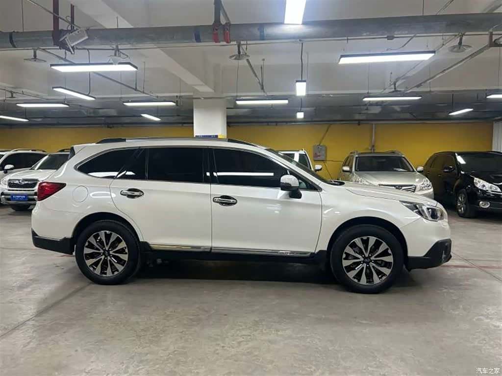Subaru Outback, 2017 все фото