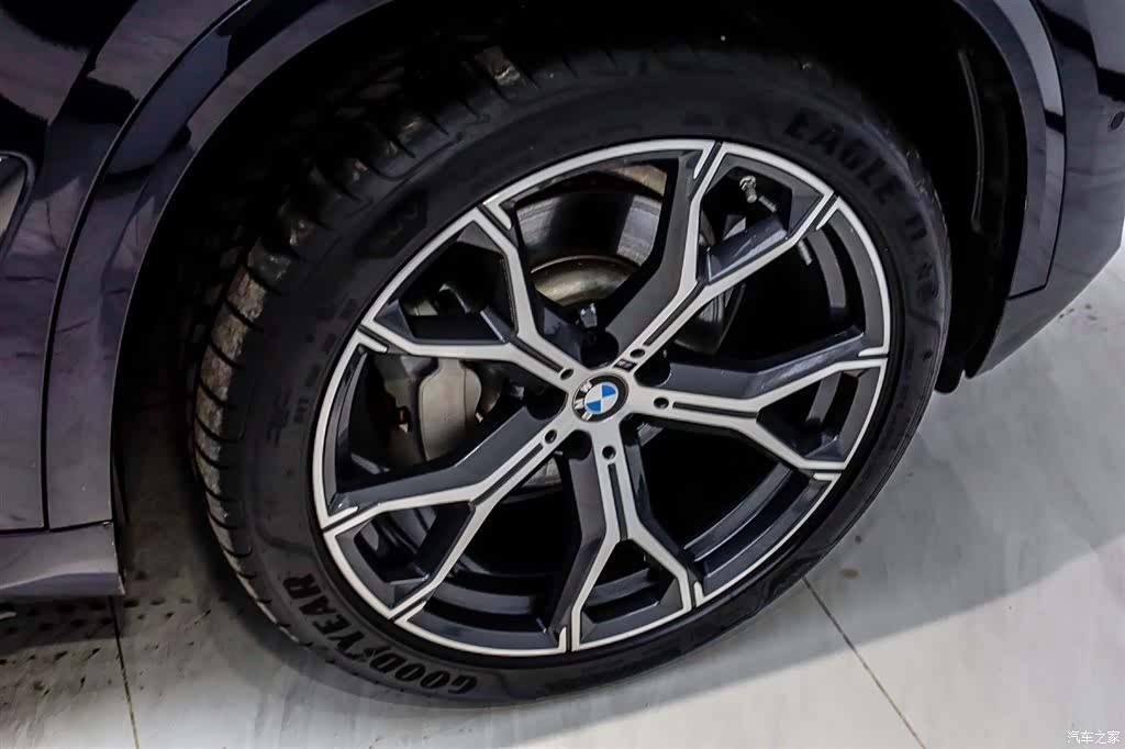 BMW X5, 2025 8