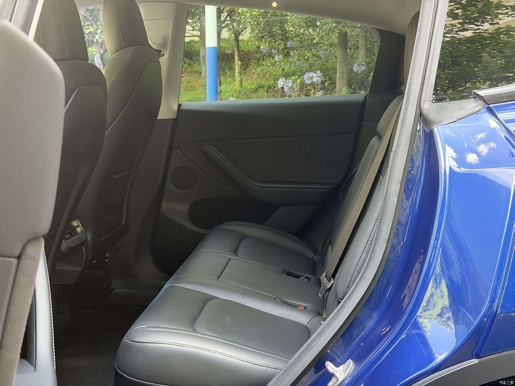Tesla Model Y, 2021 все фото