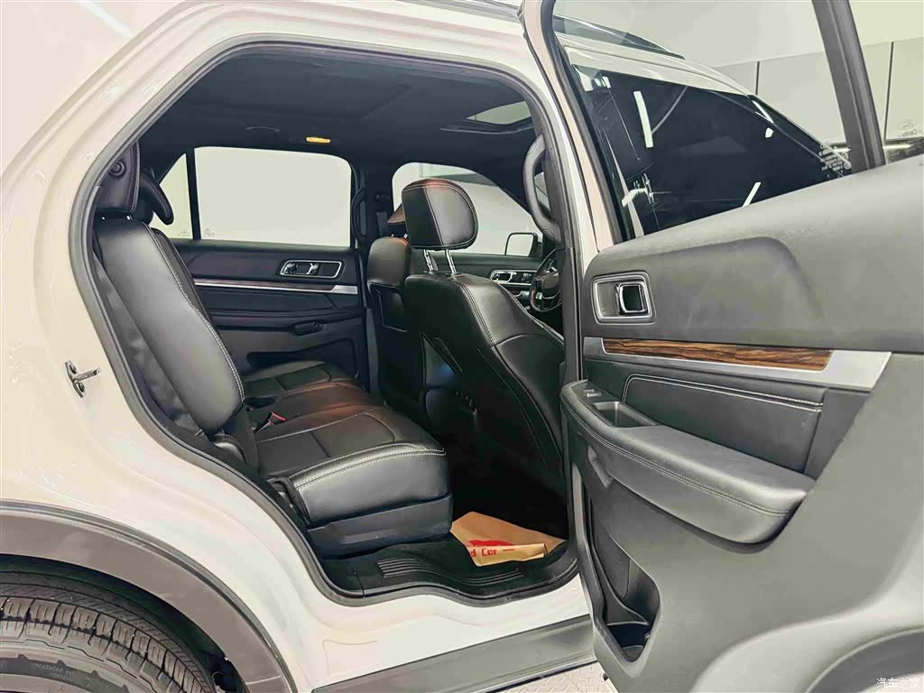 Ford Explorer, 2018 25