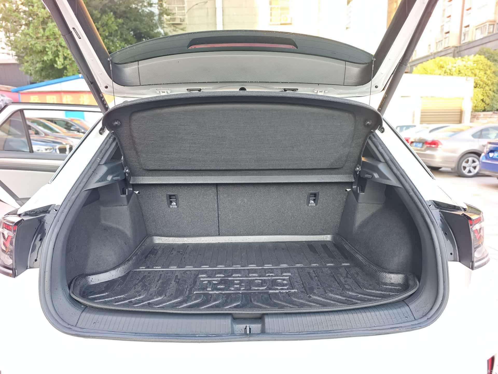 Volkswagen T-ROC, 2024 21