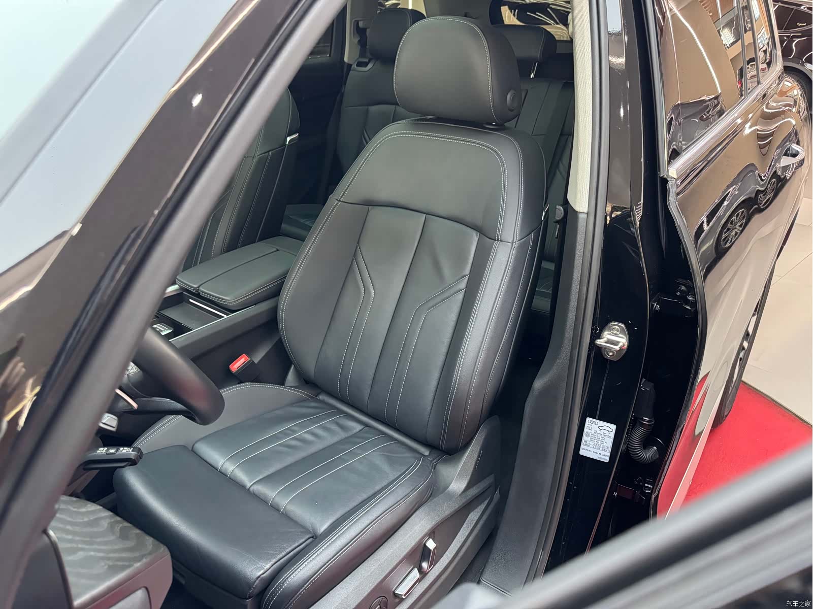 Audi Q6, 2023 37
