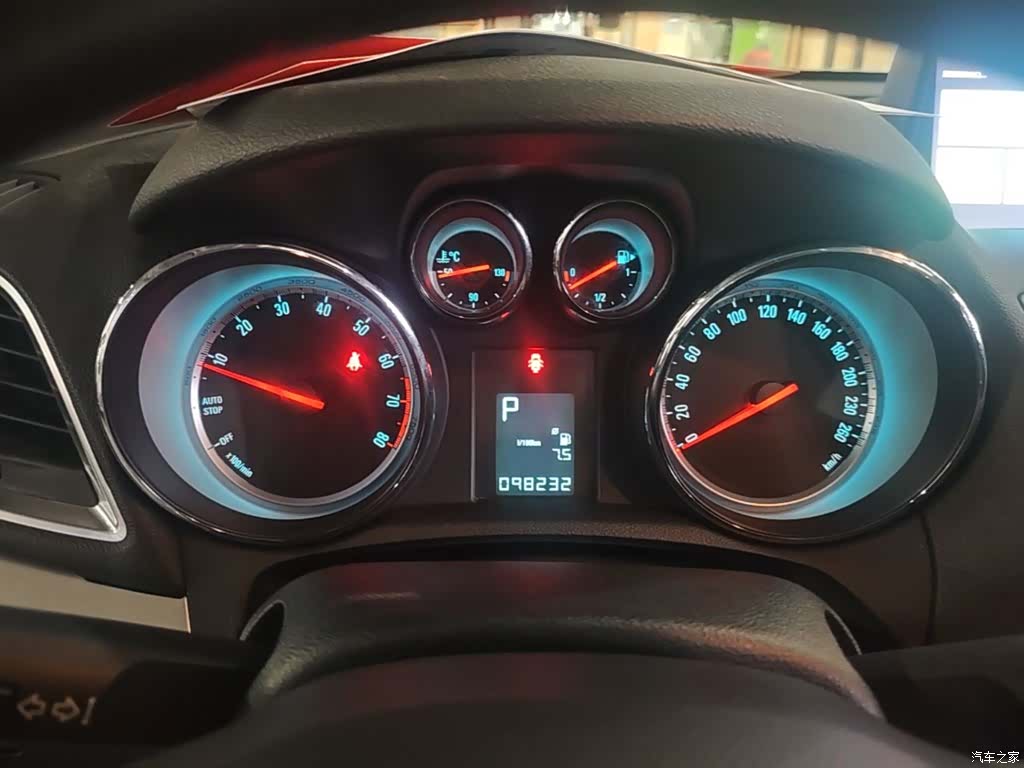Buick Encore, 2015 12