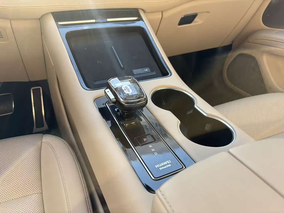 AITO Ask the world M5