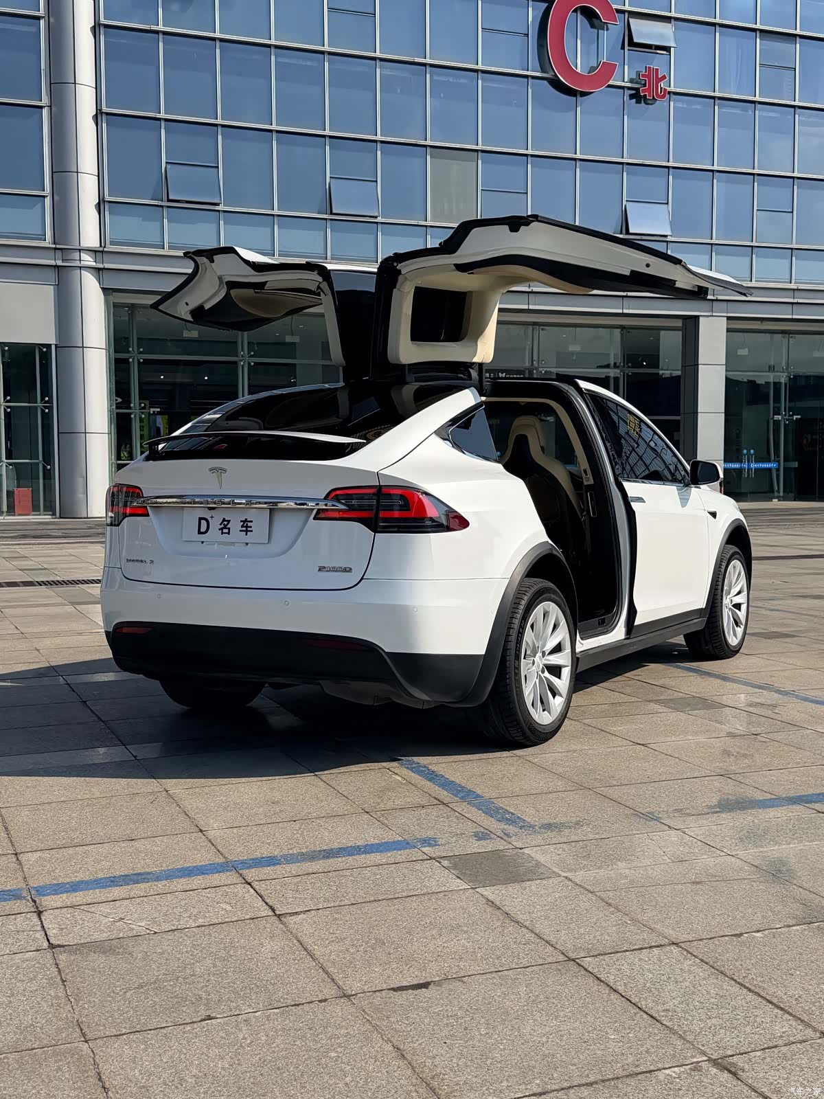 Tesla Model X, 2017 14