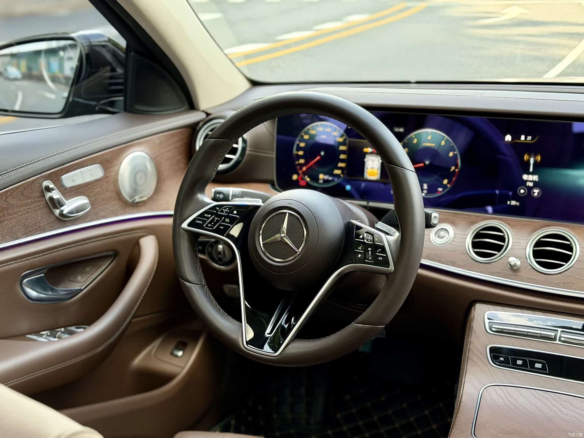 Mercedes-Benz E-Class, 2022 9