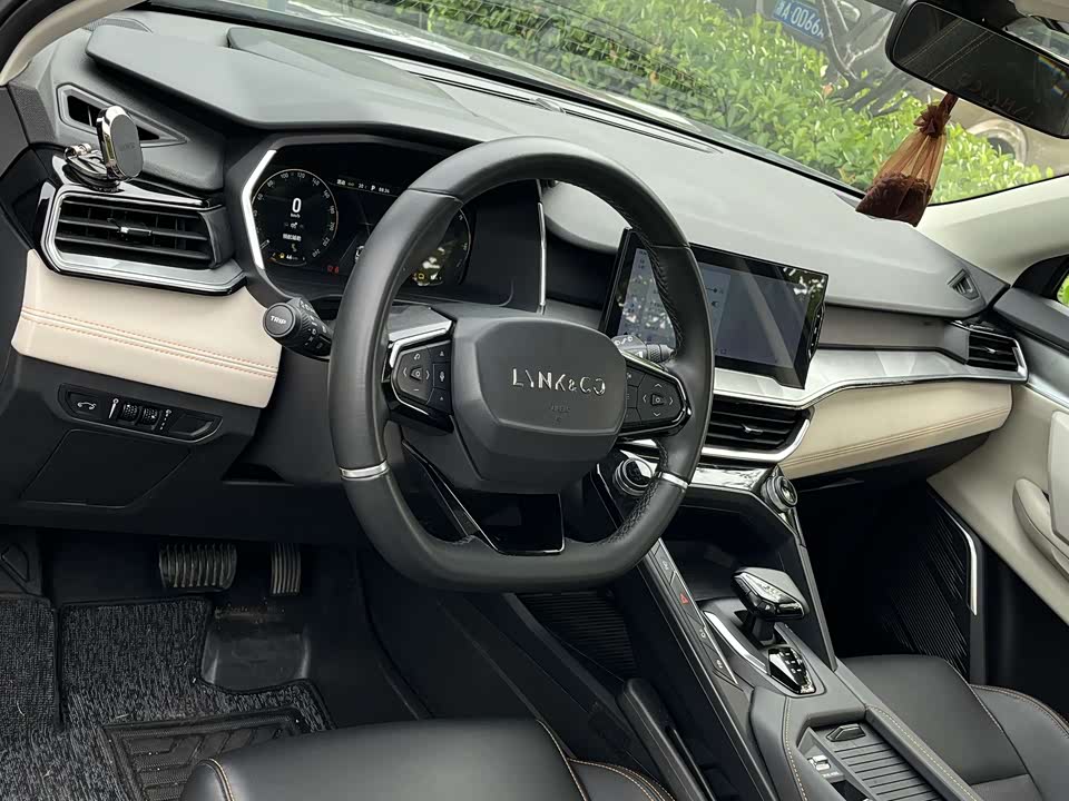 Lynk & Co 06 EM-P Lynk & Co 06 EM-P