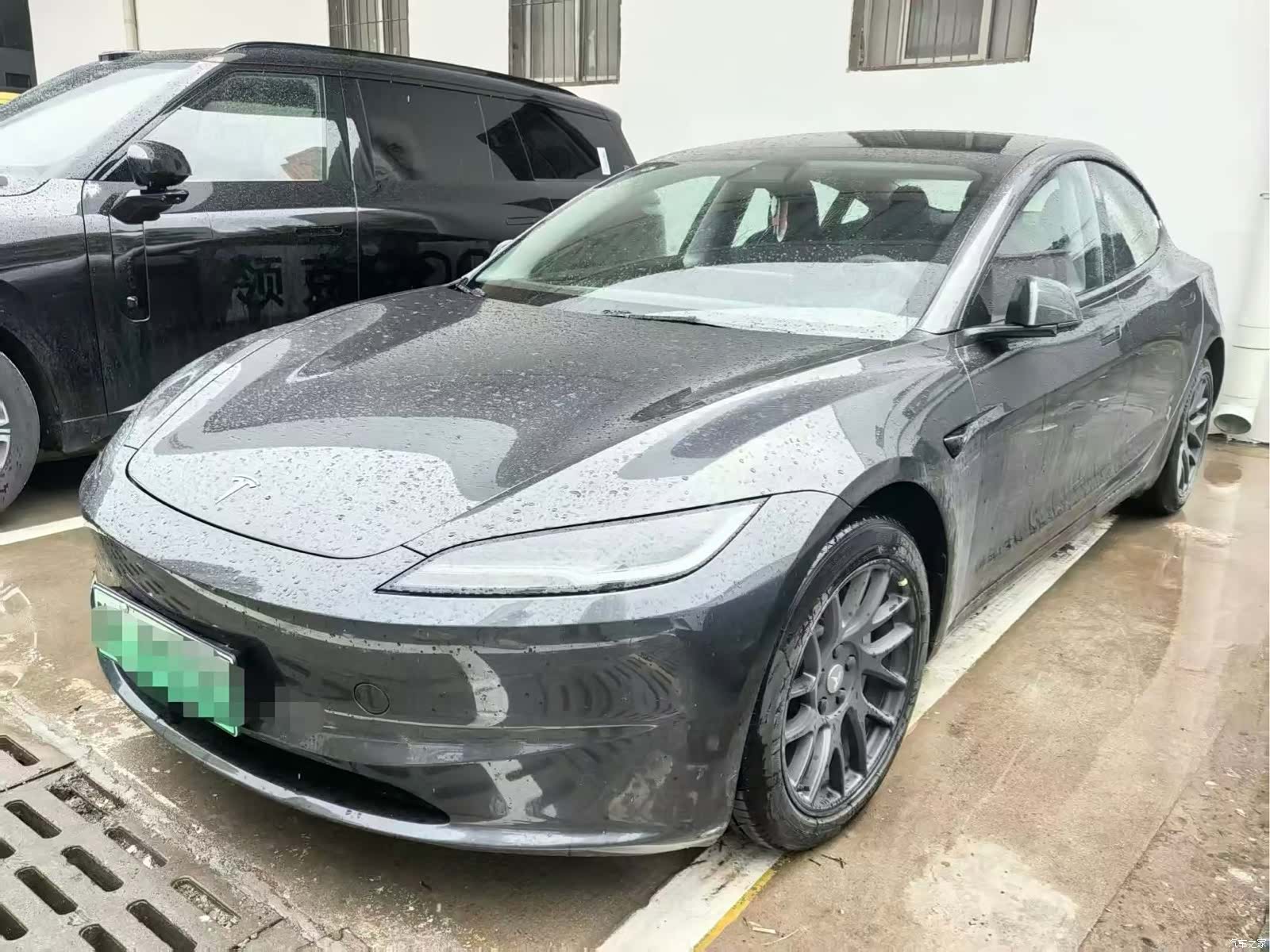 Tesla Model 3, 2025 1