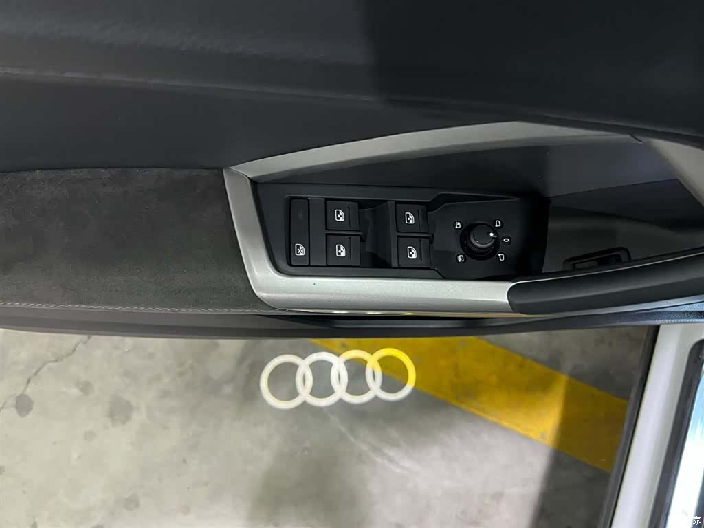 Audi Q3, 2022 11