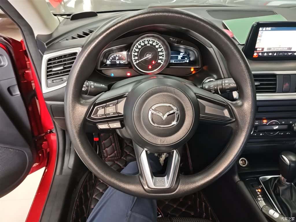 Mazda Mazda3, 2017 11