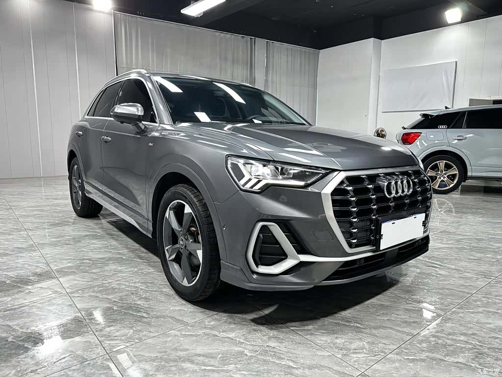 Audi Q3, 2022 все фото