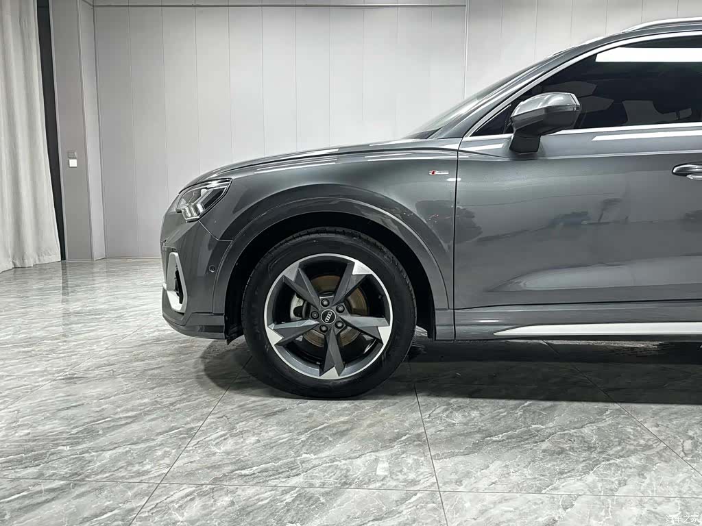 Audi Q3, 2022 8