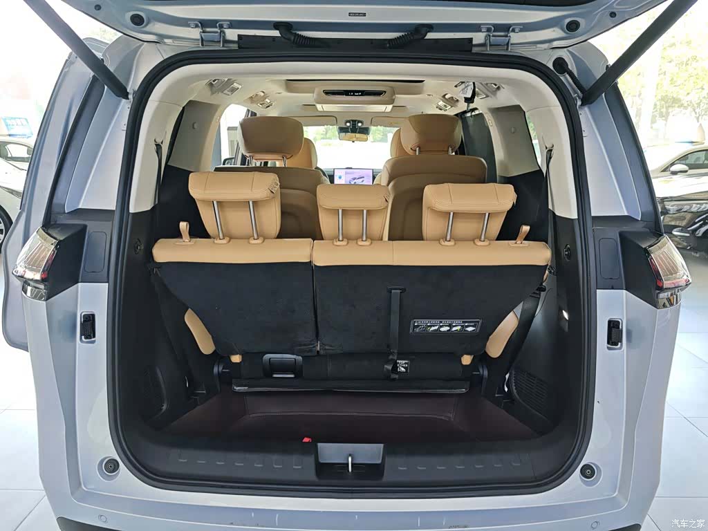 Trumpchi E8, 2024 8
