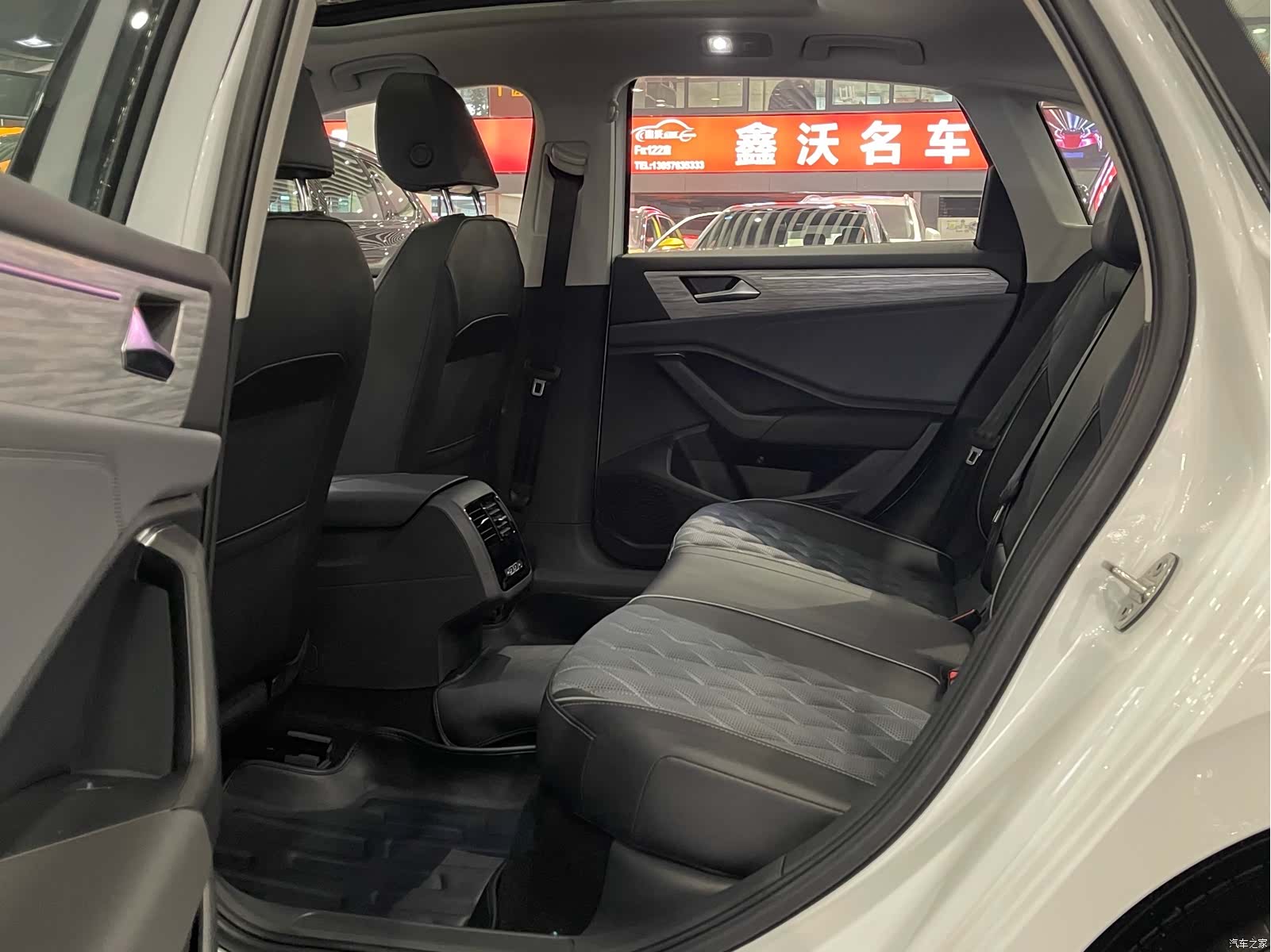 Volkswagen Sagitar, 2024 16