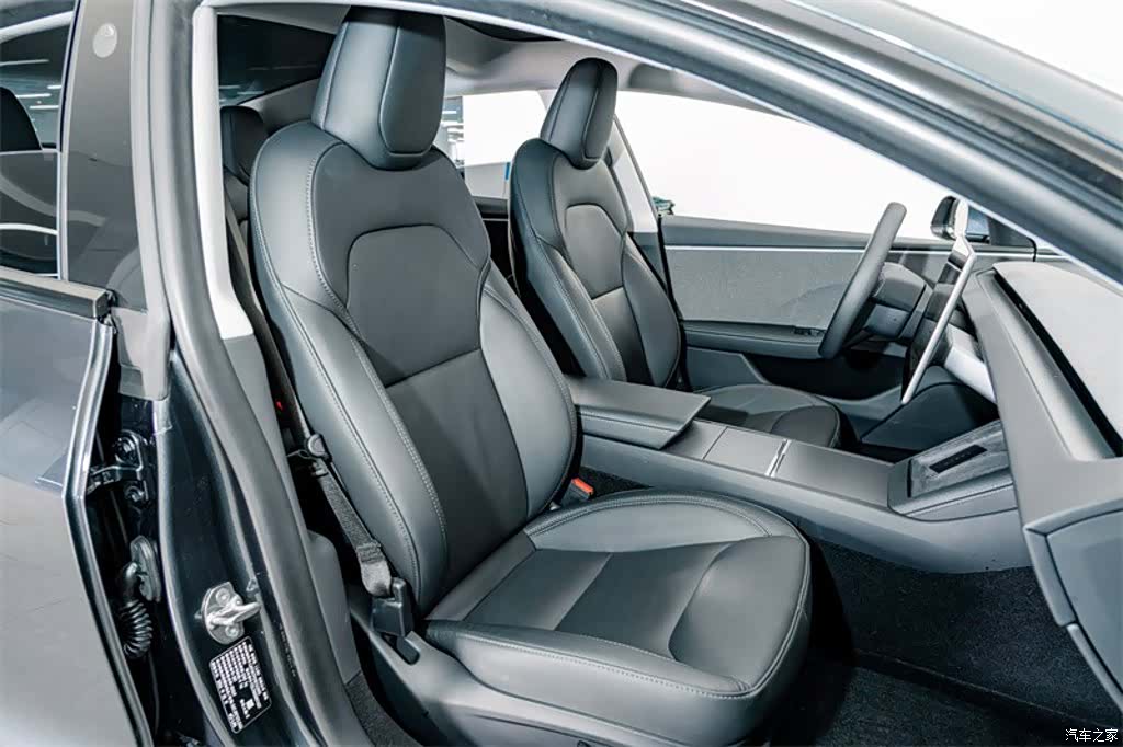 Tesla Model 3, 2024 18