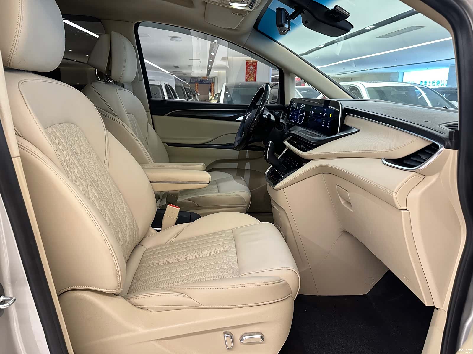 Buick GL8, 2022 12