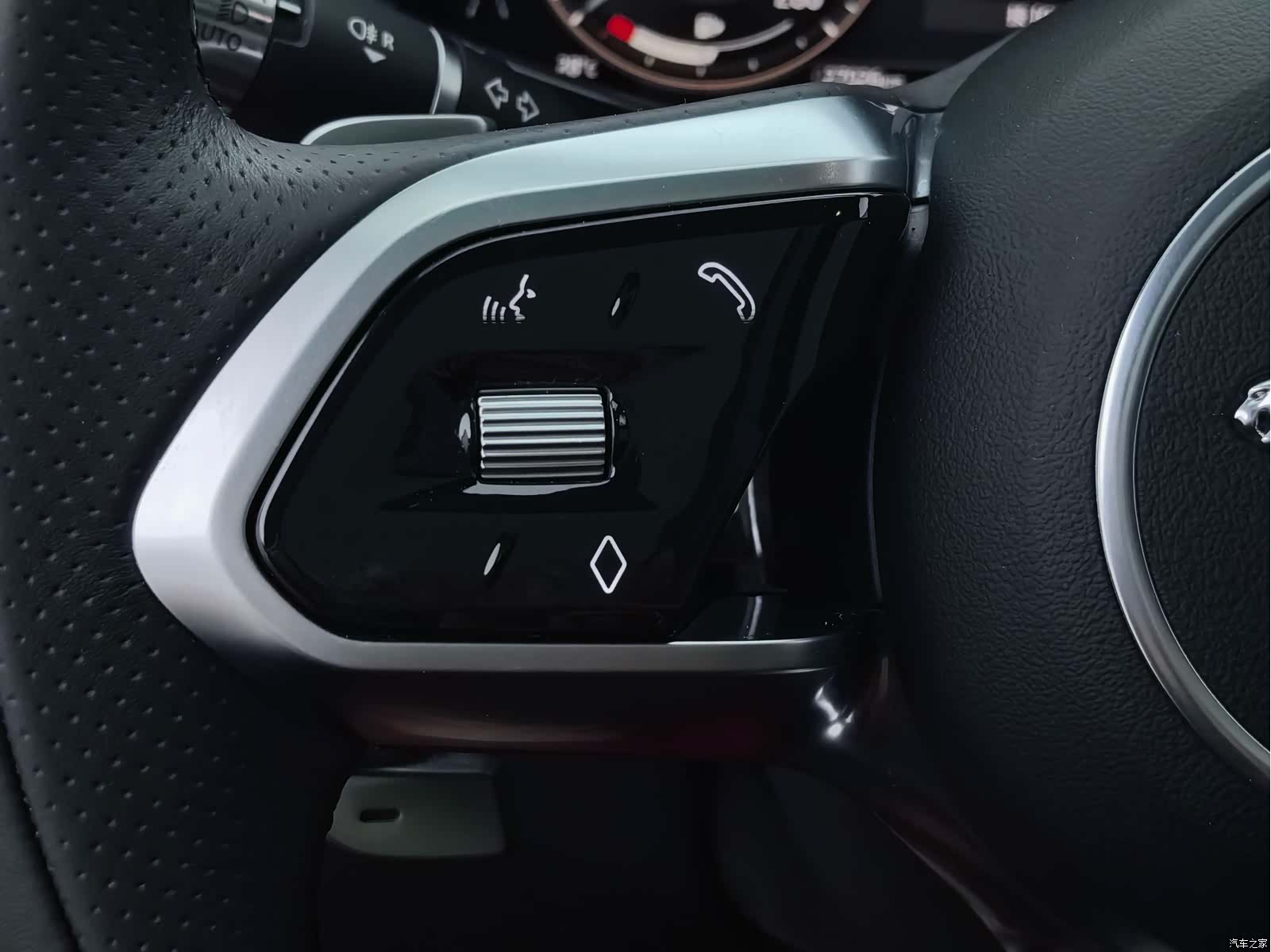 Jaguar F-PACE, 2021 19
