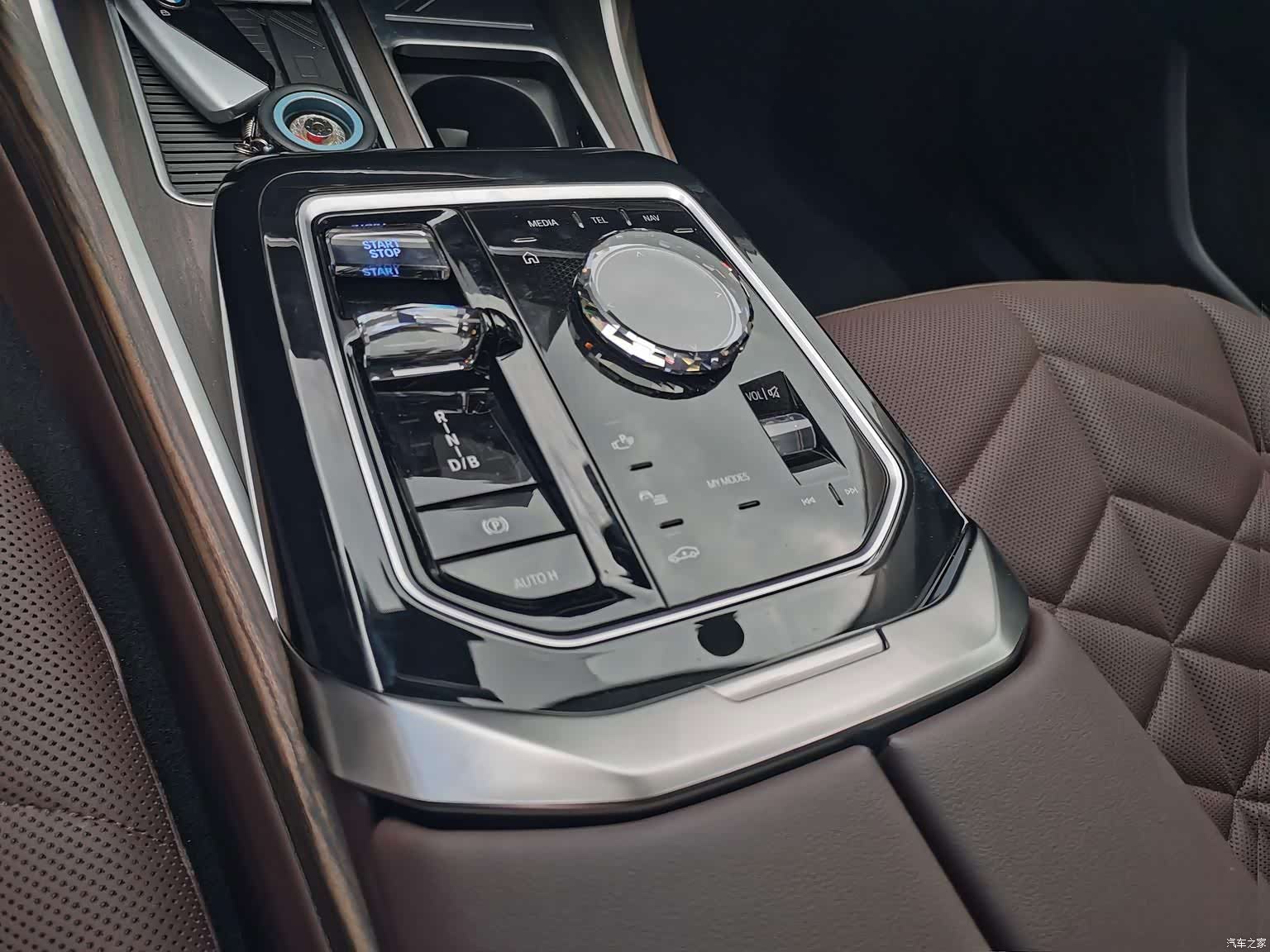 BMW i7, 2025 14