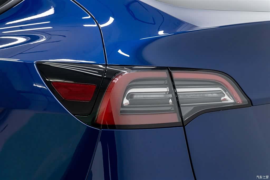 Tesla Model Y, 2022 13