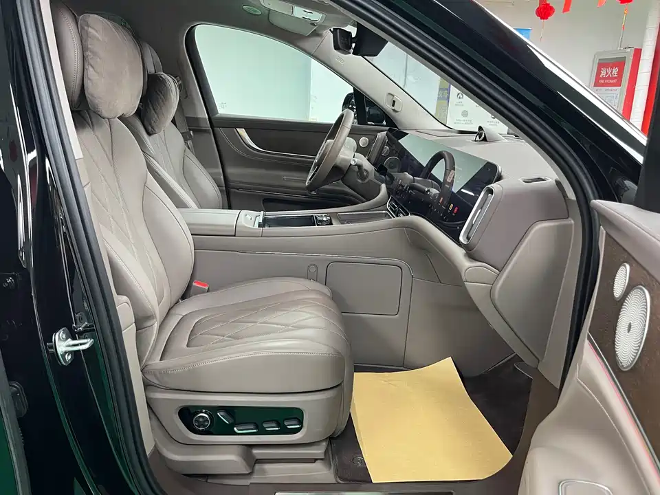 AITO Ask the world M9