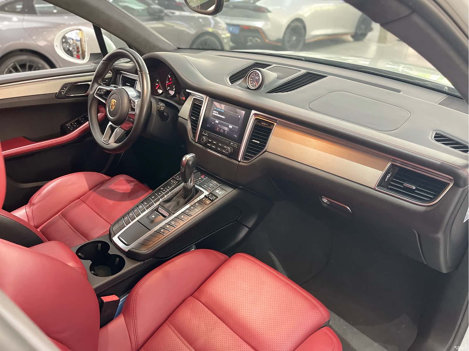 Porsche Macan, 2016 10