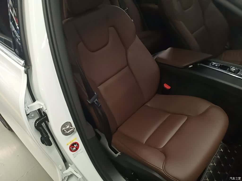 Volvo S60, 2025 25