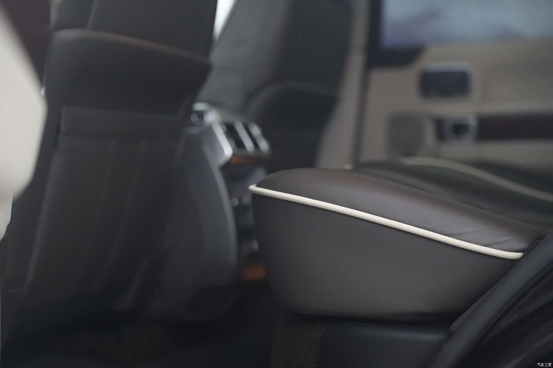 Land Rover Range Rover, 2012 28