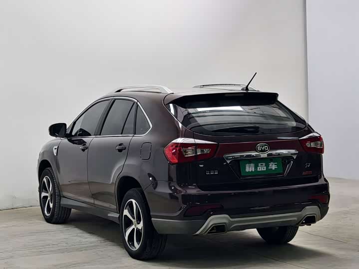 BYD S7 2015 2.0T АКПП Flagship