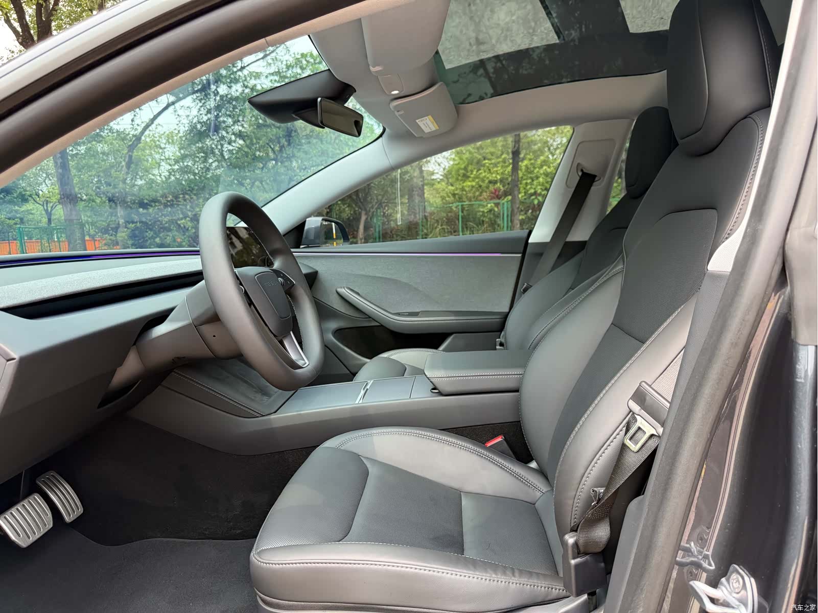 Tesla Model 3, 2025 4