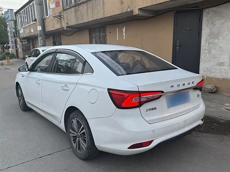 Roewe i5