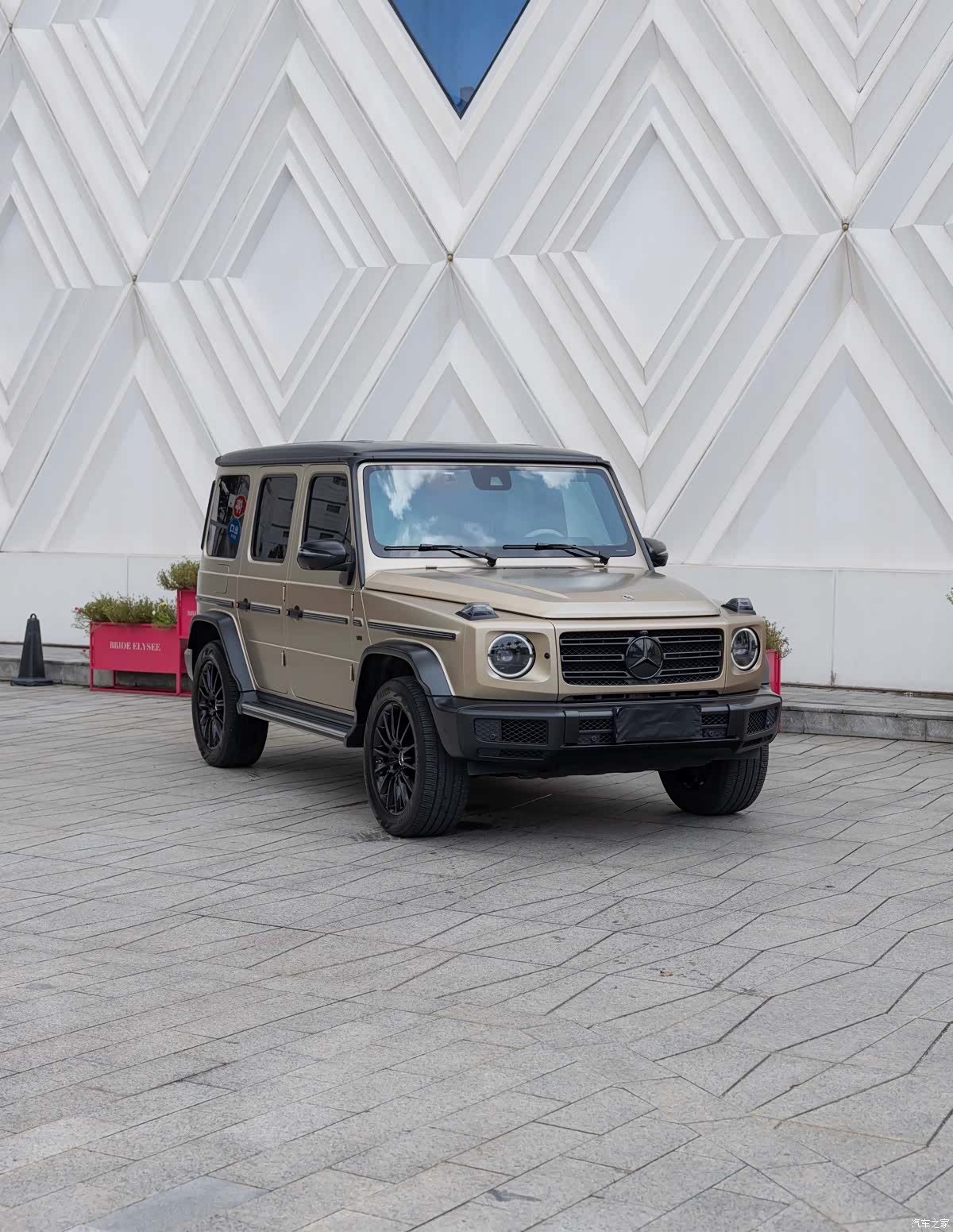 Mercedes-Benz G-Class, 2023 3