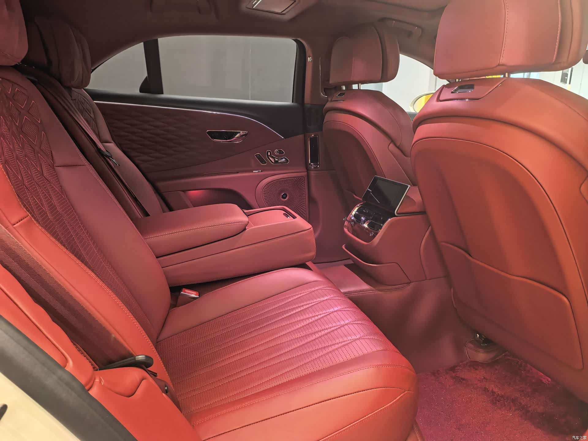 Bentley Flying Spur, 2023 20