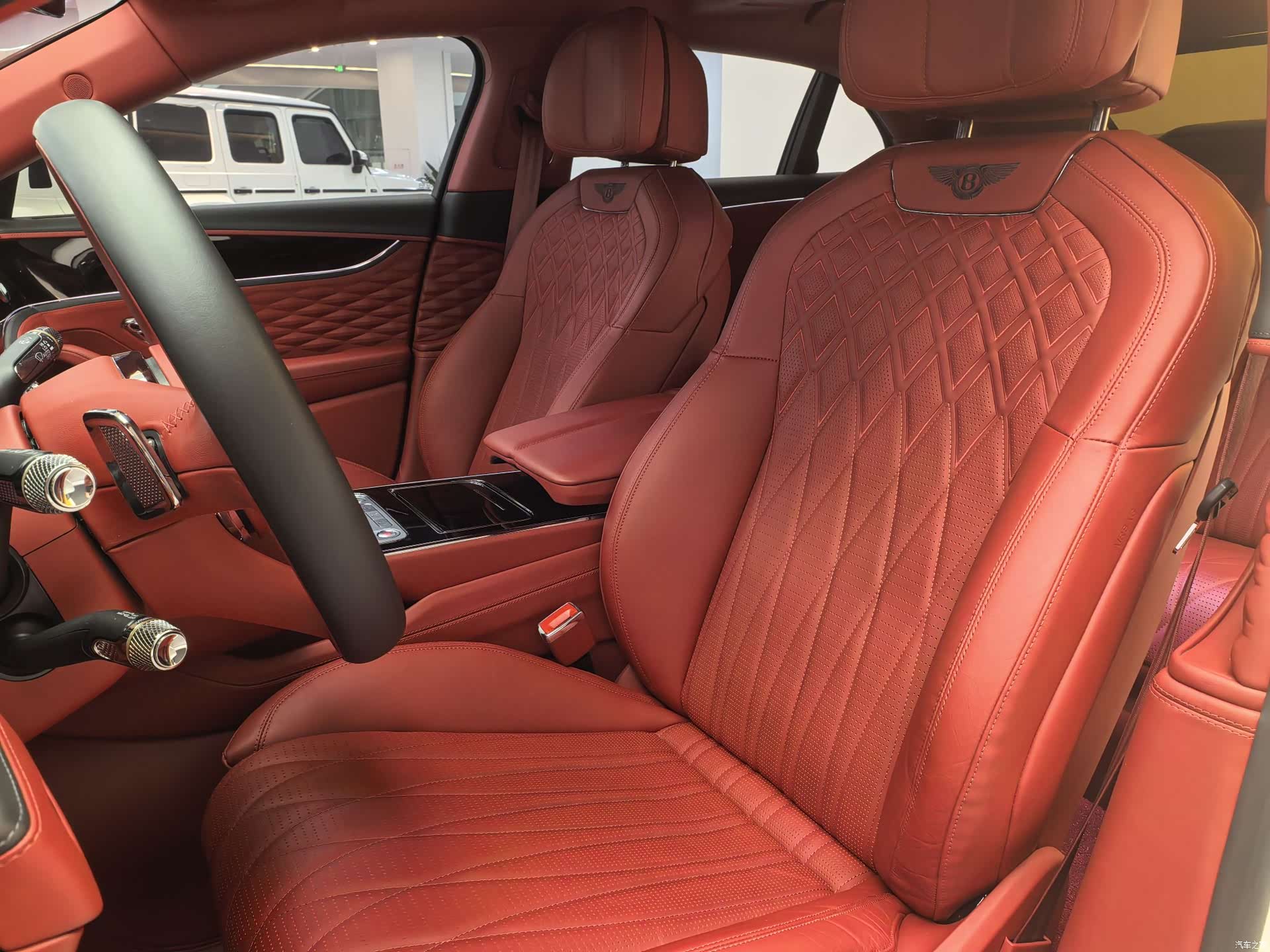 Bentley Flying Spur, 2023 14